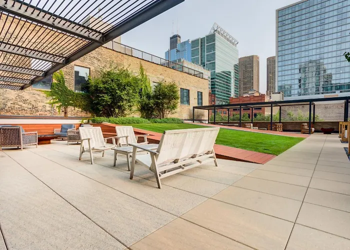 Blueground West Loop Rooftop Pool Gym Chi-1139 * Chicago