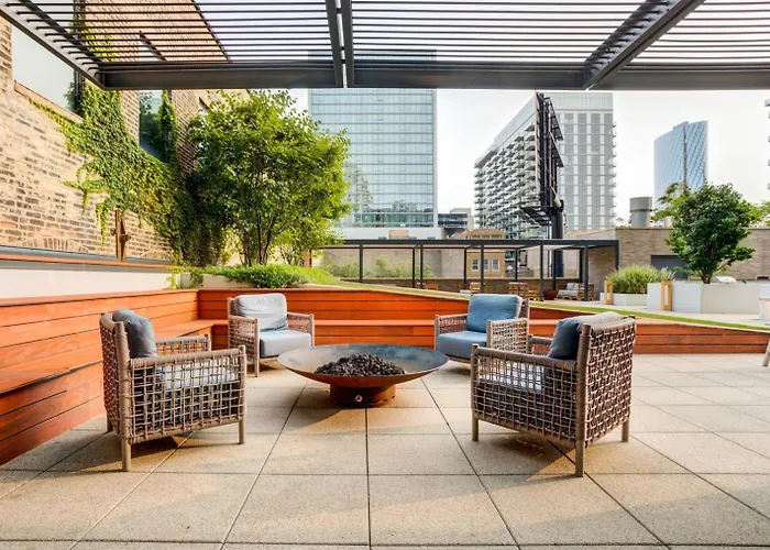 Blueground West Loop Rooftop Pool Gym Chi-1139